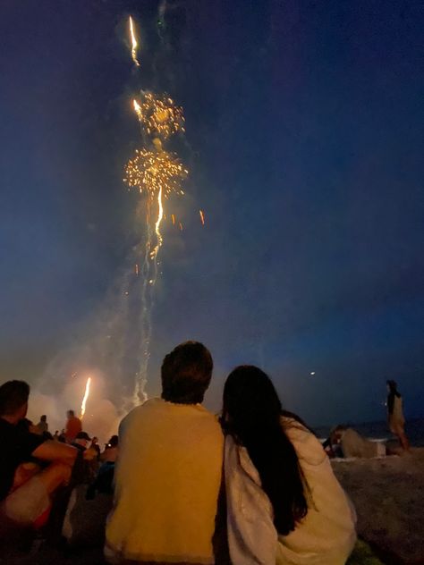 Beach fireworks summer love aesthetic love Firework Date Aesthetic, Fireworks Date, Fireworks At The Beach, Beach Fireworks, Tsitp Aesthetic, Light Fest, Watching Fireworks, Fireworks Pictures, Fire Works