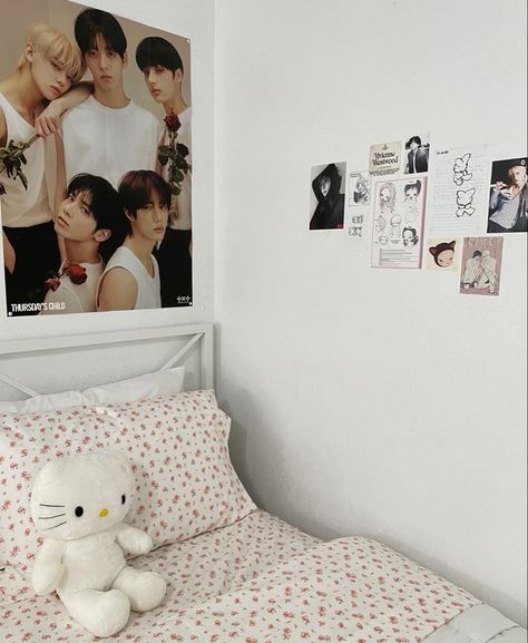 Cleaning My Room, Pinterest Room Decor, Room Desk, Cute Room Ideas, Pretty Room, Dreamy Room, Dream Room Inspiration, Room Makeover Inspiration, Room Setup