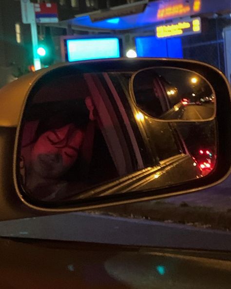 picture of a girl through the passenger side mirror of a car in the city under red streetlights Mirror Drawings, Side Mirror Car, Foto Aesthetic, Photo Pose Style, Mirror Pic, Car Drawings, Car Mirror, Side Mirror, Photo Look