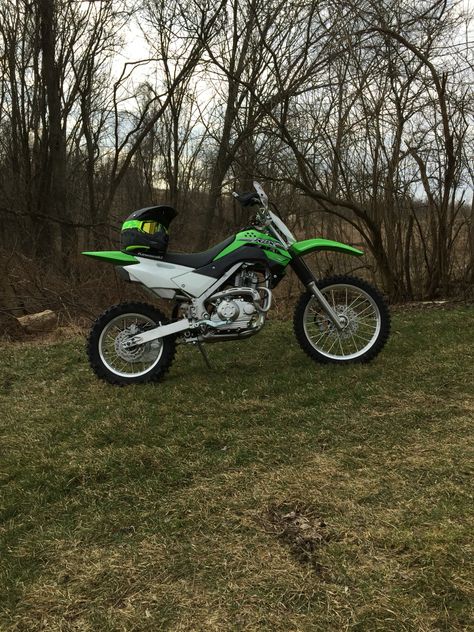 New Kawasaki klx 140 for my bday Dirt Biking, Skate Girl, My Bday, Moto Cross, Motorcycle Girl, Creative Instagram Stories, Dirt Bikes, Biker Girl, Snowmobile