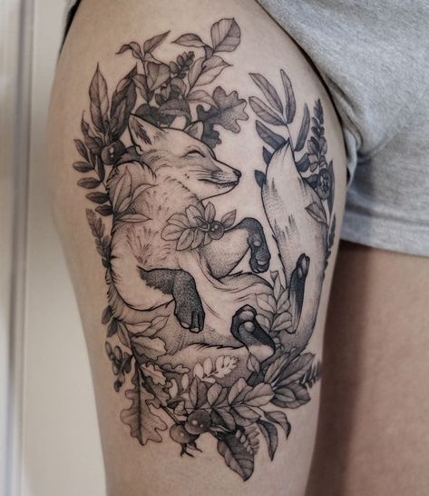 Fox Tattoo Design, Muster Tattoos, Fox Tattoo, Thigh Tattoos Women, Tattoo Blog, Nature Tattoos, Piercing Tattoo, Animal Tattoos, Pretty Tattoos