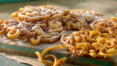 Funnel Cake Homemade Funnel Cake, Funnel Cake Recipe, Funnel Cakes, Martha Stewart Recipes, Torte Cupcake, Funnel Cake, Köstliche Desserts, Beignets, Pretzels