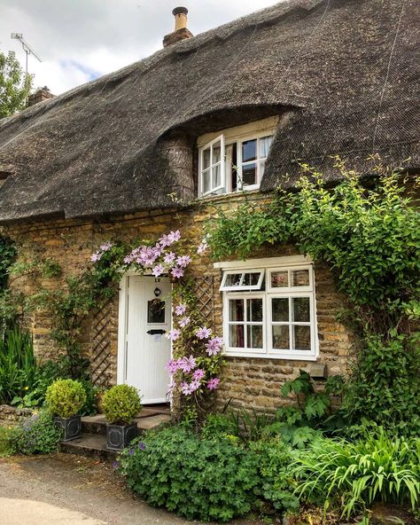 Last Day Of June, French Cottage Garden, English Cottage Interiors, Cottage Front Doors, Ireland Cottage, British Cottage, Cotswold Cottage, Cotswolds Cottage, Oxfordshire England