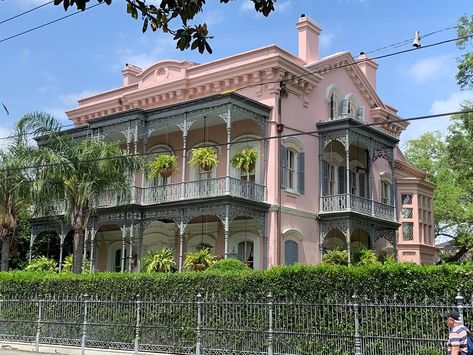 New Orleans Mansion, Garden District New Orleans, New Orleans Garden District, Safe Playground, New Orleans Hotels, Visit New Orleans, Hilton Hotels, New Orleans Homes, Garden District