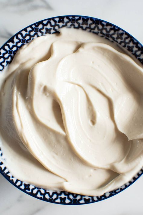 Healthy Greek Yogurt Frosting is made with just 3 ingredients and butter or cream cheese is not one of them! It is a simple recipe with no sugar option and it can be piped onto cupcakes and cakes. Yogurt Frosting Recipe, Greek Yogurt Frosting, Yogurt Frosting, Best Greek Yogurt, Healthy Frosting, Healthy Cream Cheese, Greek Yogurt Cake, Whipped Yogurt, Make Greek Yogurt