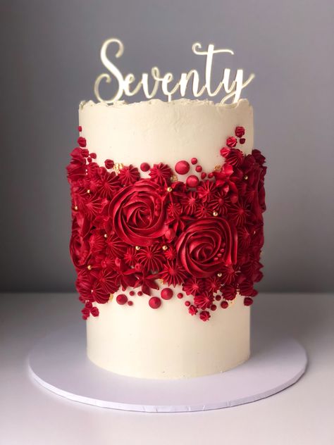 Red And Gold Buttercream Cake, Red Buttercream Cake Design, White Red And Gold Cake, Red And White Cake Ideas, Cake Designs 2024, Red And Gold Cake Design, White And Red Cake Birthdays, Valentine Cake Ideas Creative Beautiful, Red And Gold Cakes