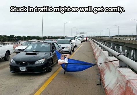 How to deal with a traffic jam… Traffic Humor, Traffic Jam, Car Memes, Picture Day, Can't Stop Laughing, Car Humor, Funny Facts, The Great Outdoors, Hammock