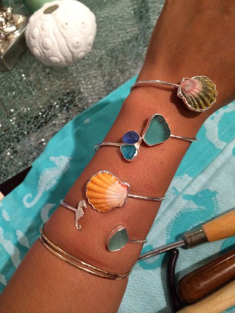 Orange Theme, Beach Jewellery, Surf Jewelry, Beachy Jewelry, Sea Glass Bracelet, Glass Jewellery, Seashell Jewelry, Jewelry Accessories Ideas, Dope Jewelry