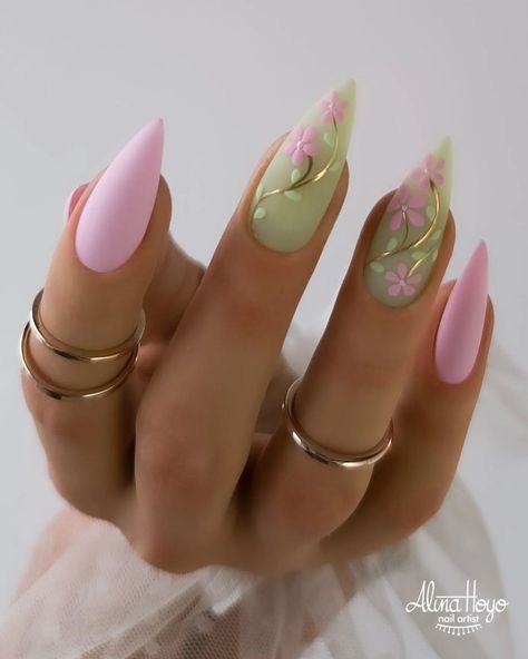 Alina Hoyo Nail Artist | Today I made these nails and now there's a storm🙄 I'm waiting for spring, good weather, fresh flowers, springvibes... Which season is… | Instagram Spring And Summer Nails 2024, Flowers Nails Art, Pink Green And White Nails, New Nail Designs 2024, Summer Nail Designs 2024 Almond, Flowers In Nails, Green Flowers Nails, Spring Nail Designs 2024, Cute Nails Green