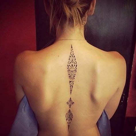 17 Spine Tattoo Designs That Will Chill You To The Bone Maori Tattoo Frau, Maori Tattoos, Neck Tattoos Women, Maori Tattoo Designs, Inspiration Tattoos, Spine Tattoos For Women, Modern Tattoos, Celtic Tattoos, Spine Tattoo