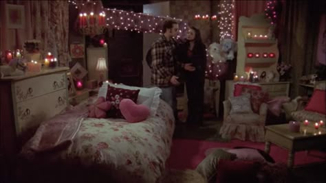 2000s Room, Tv Rooms, Whimsical Bedroom, 70s Show, Redecorate Bedroom, Pretty Room, Dream Room Inspiration, Pink Room, House Room