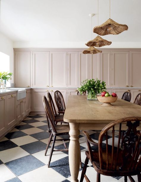 Setting Plaster, Breakfast Room Green, 18th Century House, Queen Anne House, Stone Facade, Mahogany Table, Cosy Spaces, Farrow And Ball Paint, White Headboard