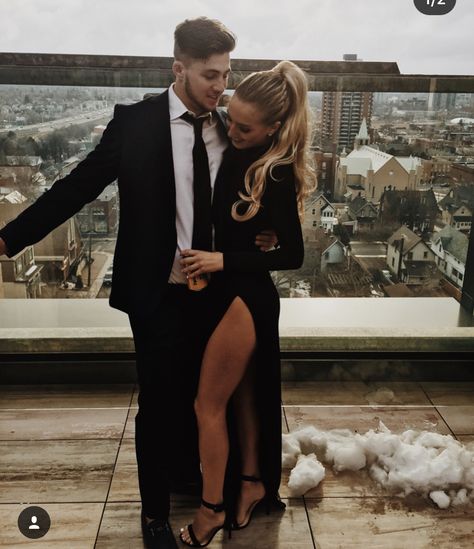 Luxury Relationship, Simple Black Prom Dress, Rich Couple, Prom Couples, Elegant Couple, Classy Couple, Prom Dress Evening, Stylish Couple, Prom Photos