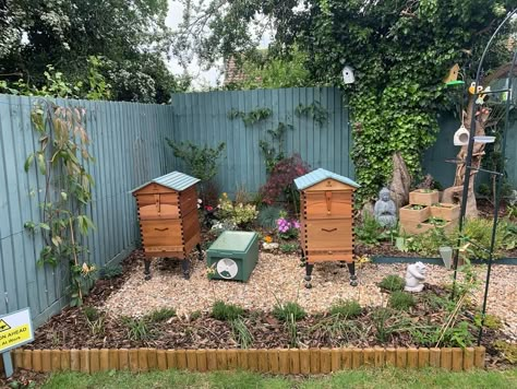 Bee Hive Stand, Honey Bees Keeping, Flow Hive, Backyard Bee, Backyard Beekeeping, Bee House, Herb Farm, Farm Business, Bee Garden