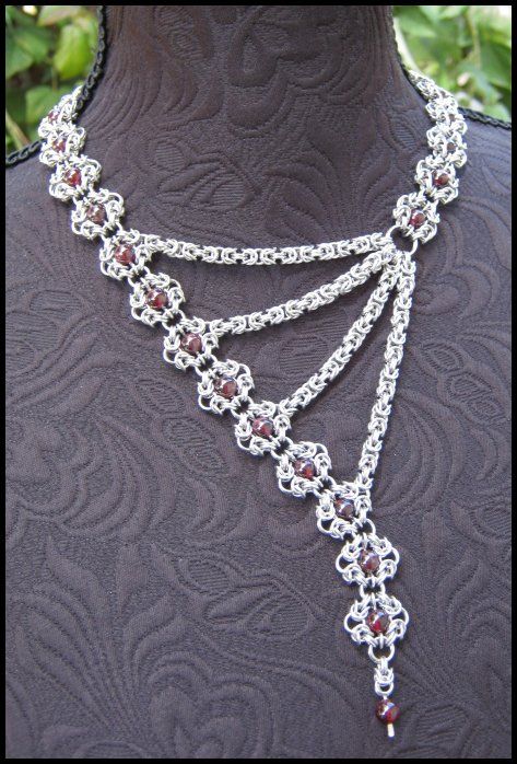 Chain Maille Patterns, Chain Maille Necklace, Lots Of Jewelry, Chainmaille Necklace, Jump Ring Jewelry, Chainmaille Jewelry, Chainmail Jewelry, Beads Design, Chain Maille Jewelry