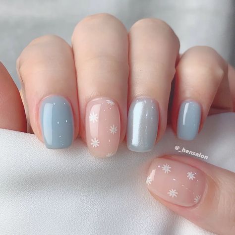 Hospital Nails, Periwinkle Blue Nails, Student Nails, Short Nail Polish, Pastel Nails Short, Nail Korean Style, Serenity Nails, Blueberry Milk Nails, Snoopy Nails