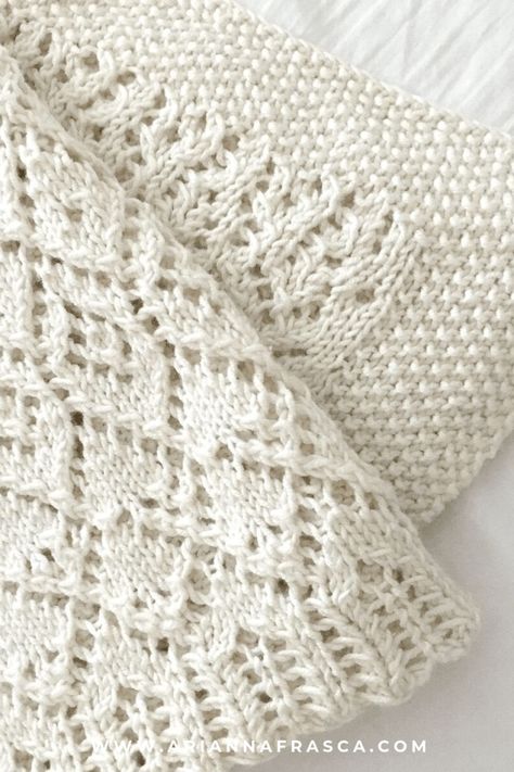 10 Easy Knitted Blanket You Can Start This Weekend - Arianna Frasca Easy Knitted Blanket, Lace Blanket, Lace Baby Blanket, Knit Baby Blanket Pattern Free, Heirloom Baby Blankets, Free Baby Blanket Patterns, Blanket Knitting Pattern, Baby Shawl, Hand Knit Blanket