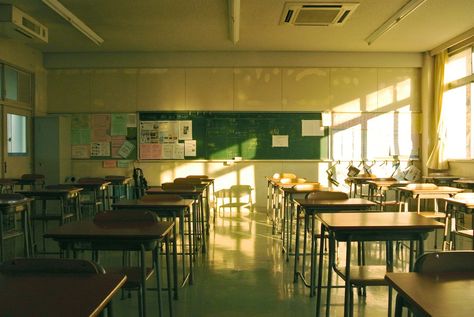 Classroom Interior, Back Ground, Japanese School, Cinematic Photography, Skagen, Photo Reference, School Days, Anime Background, Anime Scenery