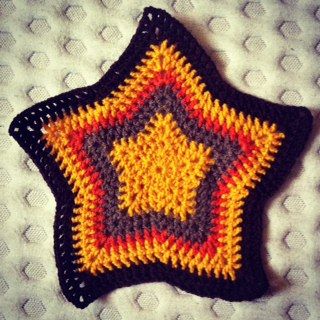 Bright Bag: light star-shaped blanket Big Star Crochet Pattern, Crochet Star Bag Pattern, Crochet Star Blanket, Star Bag, Bright Bag, Crochet Star, Granny Square Crochet Patterns Free, Moms Birthday, Pattern Blanket