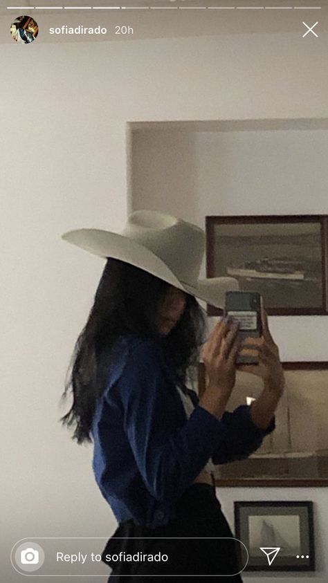 Foto Cowgirl, Hat Aesthetic, Cowboy Aesthetic, Looks Country, Cowgirl Aesthetic, Western Aesthetic, Coastal Cowgirl, Foto Ideas Instagram, Models Off Duty