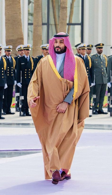 King Salman Saudi Arabia, Mohamed Bin Salman, Saudi Arabia Prince, King Salman, Saudi Men, Mother Daughter Art, Bin Salman, Baby Bump Pictures, Pink Wallpaper Hello Kitty