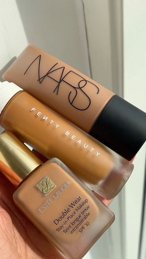 Sasha’s Instagram post: “Top 3 best foundations for OILY SKIN 🤍 leave a comment if I should do dry skin or a part 2! ⠀⠀⠀⠀⠀⠀⠀⠀⠀⠀⠀⠀ These are my current favourite…” Foundations For Oily Skin, Best Foundation For Oily Skin, Doing My Makeup, Oily Skin Makeup, Foundation For Dry Skin, Foundation For Oily Skin, Best Foundations, Makeup Bag Essentials, Pretty Pink Princess