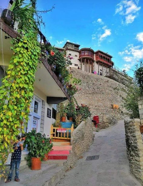 Baltit Fort, Pakistan Pictures, Pakistan Culture, Honeymoon Tour Packages, Beautiful Pakistan, Hunza Valley, Pakistan Travel, World Most Beautiful Place, Honeymoon Tour