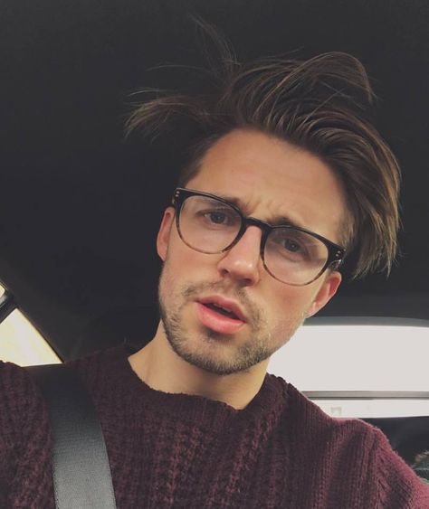 Marcus Butler, Rectangle Glass, Round Glass, Square Glass, Youtubers, Men's Fashion, Instagram Posts, Glass, Hair