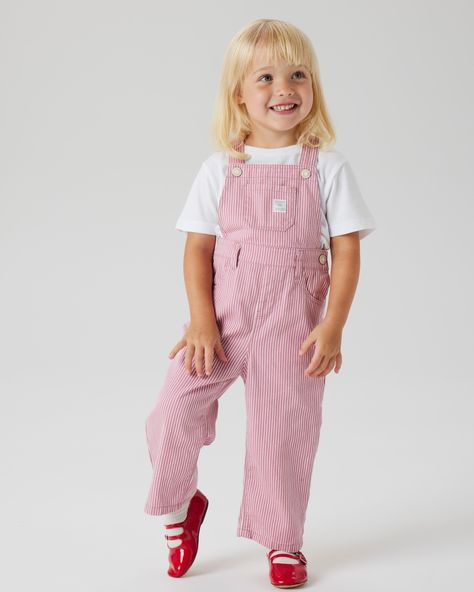 We're in love with these cute overalls 😍 Which colour are your favorite - soft pink or purple? 🌈 #nameitkids Overalls Brown, Diagonal Design, Cute Overalls, Clothes For Babies, Mini S, Mini Cute, Stylish Clothes, Pull Sweat, Playsuit Romper