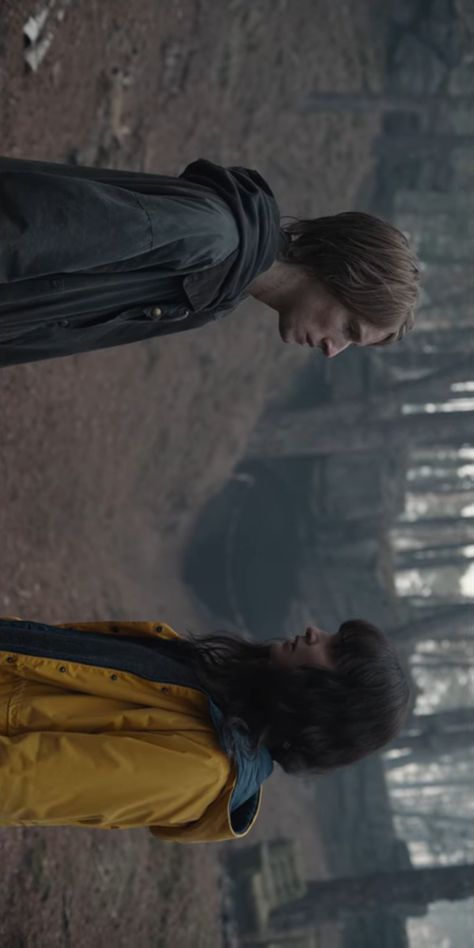 Jonas And Martha Dark, Martha Dark, Dual Screen Wallpaper, Dark Tumblr, Alejandro González Iñárritu, Netflix Quotes, Louis Hofmann, Dark Netflix, Dark Series