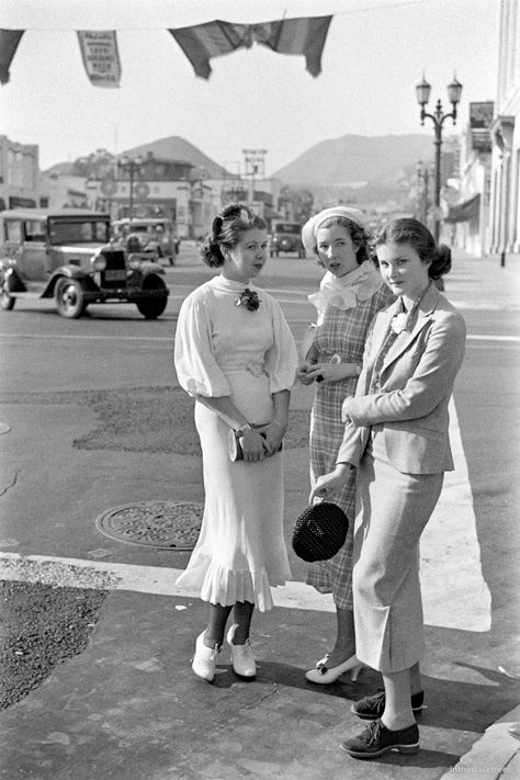 1930s Aesthetic, Vintage Fashion 1930s, Alfred Eisenstaedt, 1930's Fashion, Vintage Lifestyle, 30s Fashion, 20th Century Fashion, Evolution Of Fashion, 1930s Fashion