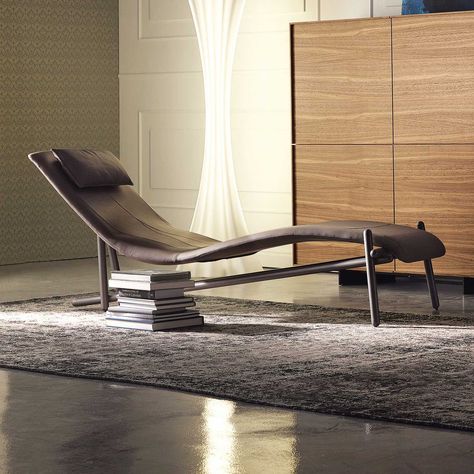 Leather Chaise Longe, Chaise Longue Sinistra, Le Corbusier Lc4 Chaise Longue, Modern Chaise Lounge, Cattelan Italia, Chaise Cantilever, Lounge Seating, Design Del Prodotto, Modern Chairs