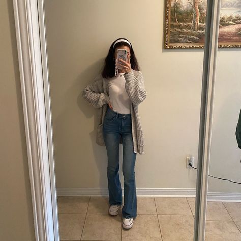 grey oversized cardigan outfit, white headband hairstyle, outfit selfie Grey Headband Outfit, Shirt Cardigan Outfit, Oversize Cardigan Outfit, Oversized Cardigan Outfit, Hairstyle Outfit, Oversize Cardigan, Gray Headband, Outfit Selfie, Cozy Fall Outfits