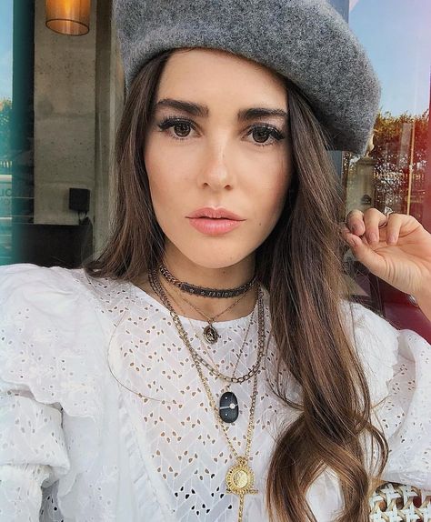 Paola Alberdi Paola Alberdi, Beauty Trends, Mexico City, Photoshoot Ideas, Trend Setter, Beauty Tips, Cute Pictures, Eyebrows, Beauty Hacks