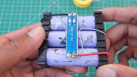 How to Make a 3S 18650 Battery Pack Super Start, Electronic Projects, Lithium Battery Charger, Battery Holder, 18650 Battery, Laptop Battery, Electronics Projects, Renewable Energy, Battery Pack