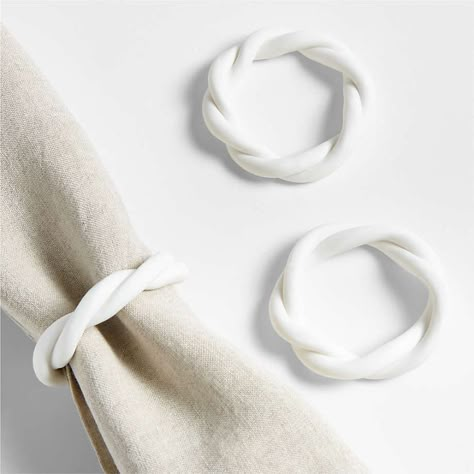 Itsekovettuva Savi, Diy Keramik, Napkin Rings Diy, Clay Diy Projects, Diy Ceramic, White Napkins, Keramik Design, Crate Barrel, Pottery Crafts