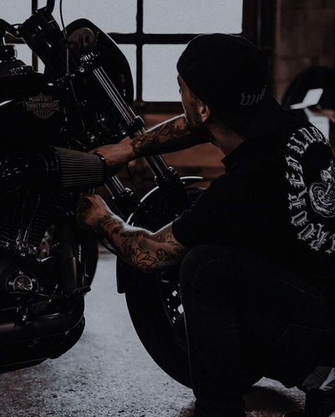 Motorcycle Gang Aesthetic, Motorcycle Club Aesthetic, Motorcycle Guy Aesthetic, Mc Aesthetic, Collar Aesthetic, Mechanics Aesthetic, Al Jackson, Devney Perry, Future Partner