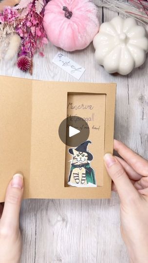 Pop Up Card Ideas Tutorials, Katharina Tarta Crafts, Carte Pop Up, Fancy Fold Card Tutorials, Maggie Smith, Treat Holder, Halloween Card, Fancy Fold Cards, Fancy Folds