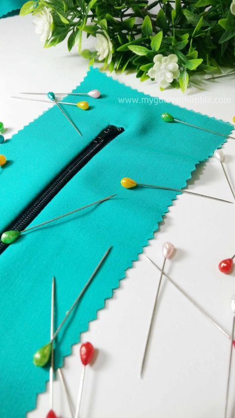 Sew Zipper, Beginner Sewing Projects Easy, Leftover Fabric, Fabric Baskets, Sewing Projects For Beginners, Sewing Skills, Love Sewing, Sewing Tips, Sewing For Beginners