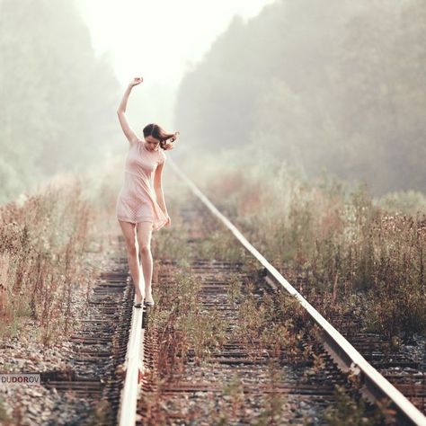 Train Track Poses, Amelia Aesthetic, Railroad Photoshoot, Enchanted Forest Prom, Train Tracks Photography, Abandoned Train, Senior Photo Poses, Outdoor Pictures, Railroad Photography