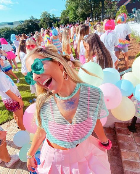 Rush Week Aesthetic, Candyland Theme Party Outfit, Candyland Sorority Theme, Candy Land Theme Outfits, Mad Happy Bid Day, Candyland Accessories, Preppy Selfies, Sorority Girl Aesthetic, Candyland Outfit