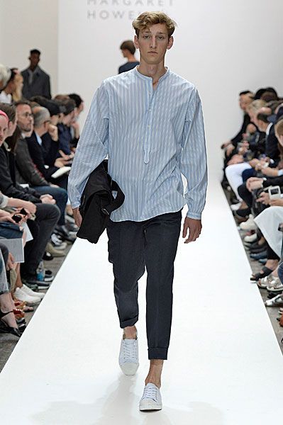 MENS SPRING SUMMER 15 SHOW - LOOK 23 Big Mens Fashion, Fashion Show Design, Show Design, Design Outfit, Menswear Runway, Margaret Howell, Mens Style, Menswear Inspired, Modern Outfits