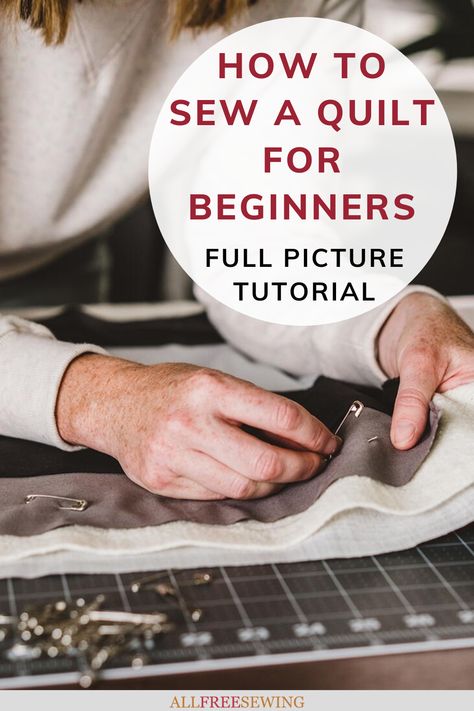 Make A Quilt For Beginners, Decorate A Coffee Table, Easy Hand Quilting, Quilt By Hand, Quilt For Beginners, Sew A Quilt, Hand Quilting Technique, Beginner Quilt Tutorial, Beginner Quilting Projects