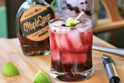 This "Maple Leaf Cocktail" combines some favorite Canadian flavors like maple syrup, blueberries, and Crown Royal®. Royal Drink, Whiskey Drinks Recipes, Crown Royal Drinks, Pumpkin Swirl Cheesecake, Freezing Zucchini, Cocktail Recipes Whiskey, Cocktail Serving, Cocktail Ingredients, Perfect Cocktails