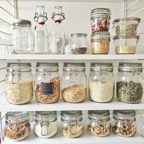 string shelf #shelfstyling #weck Mason Jar Pantry Storage, Glass Jars Kitchen, String Shelf, Kitchen Confidential, Glass Storage Containers, Pantry Storage, Glass Storage, Shelf Styling, Pantry Organization