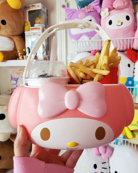 My Melody McDonald's drink and fries carrier from McDonald's Japan. Can also be attached to the head rest in your car. @sanrio #Sanrio My Melody Mcdonalds Holder, My Melody Mcdonalds, Cutecore Mcdonalds, Sanrio Food, Hello Kitty Mcdonalds, Sanrio Aesthetic, Sanrio Stuff, Purse Collection, Collection Ideas