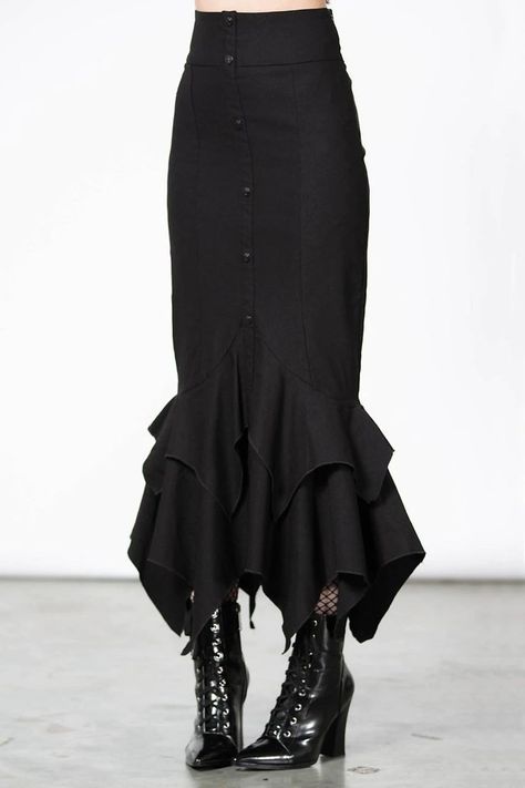 Mimiko Hasaba, Business Goth, Witch Skirt, Goth Diy, Dark Wardrobe, Ladakh India, Dress Reference, Skirt Ideas, Witch Fashion