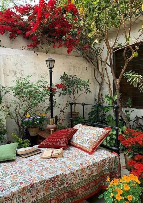 Persian Decor, Persian Garden, Desi Aesthetics, Desi Aesthetic, Village Houses, Dream House Interior, Casas De Ensueño, Cottage Chic, Selling House