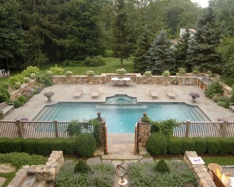 Example of a classic rectangular pool design in New York Aluminum Pool Fence, Pool Design Ideas, Swimming Pool Construction, Rectangular Pool, Building A Fence, Backyard Pool Landscaping, Pool Construction, Pool Fence, Fence Landscaping