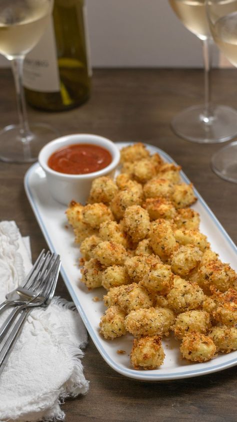 Deep Fried Gnocchi, Fried Gnocchi Recipes Easy, Gnocchi Appetizer Recipes, Mini Gnocchi Recipes, Crunchy Gnocchi, Fried Gnocchi Recipes, Gnocchi Appetizer, Gnocchi Fried, Ravioli Appetizer